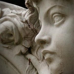 Gesicht einer Statue aus Stein